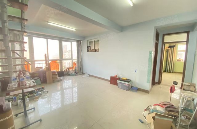 上下大复式 内置楼梯 上下都有地暖 带大车库 带大露台免大税