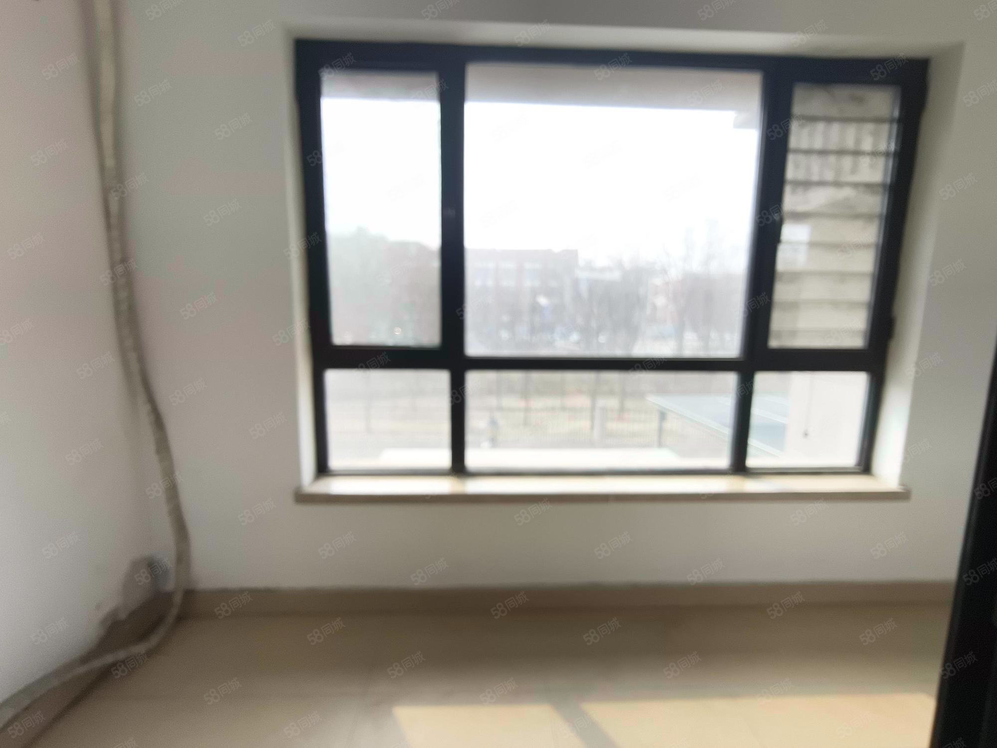 合景香悅四季(西區(qū))3室2廳2衛(wèi)121.05㎡南北275萬