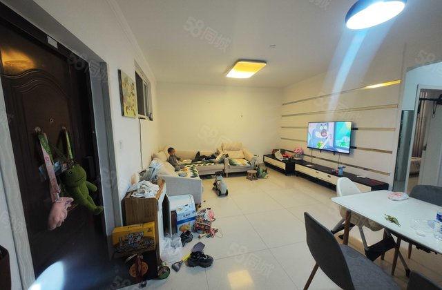 中介额外给个人3000元感谢费，送车位地下室，通风采光好