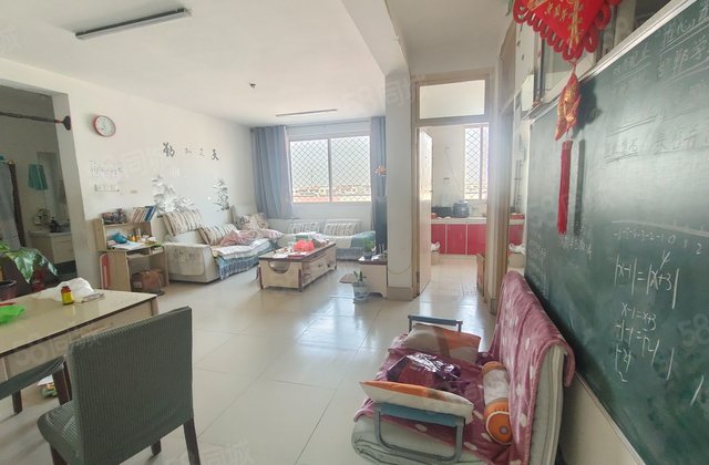 龙山南区 公安局家属院 07年 地暖房 免大税 可按揭