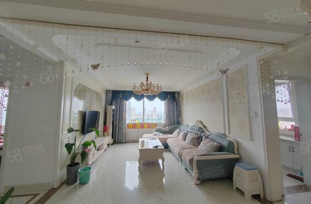 电梯好楼层 西边户 四室带纯地上向阳车库 2018年的房子