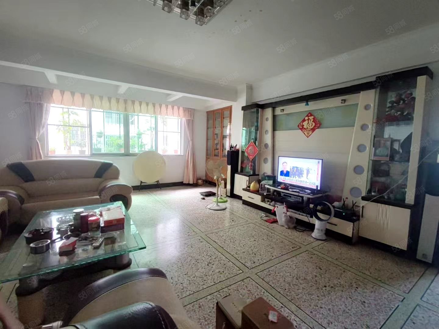 西荣路小区3室2厅2卫126㎡南北39.8万