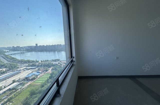 商品住宅 朝南 购物方便 近医院 高楼层视野好 有电梯