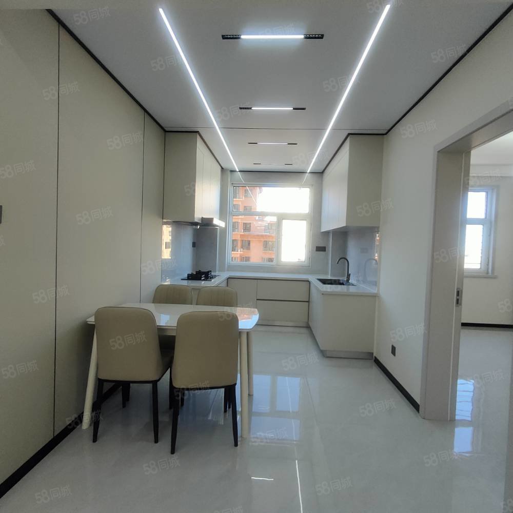 万泰城上城3室2厅1卫110㎡南北75.8万