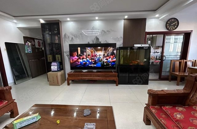 月亮湾C区电梯三室精装修免大税带储藏室