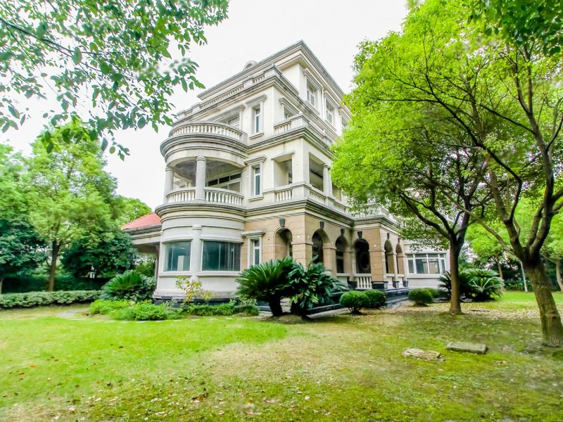 上海松江城区纯别墅小区,在售独栋电梯上下,面积1320平方
