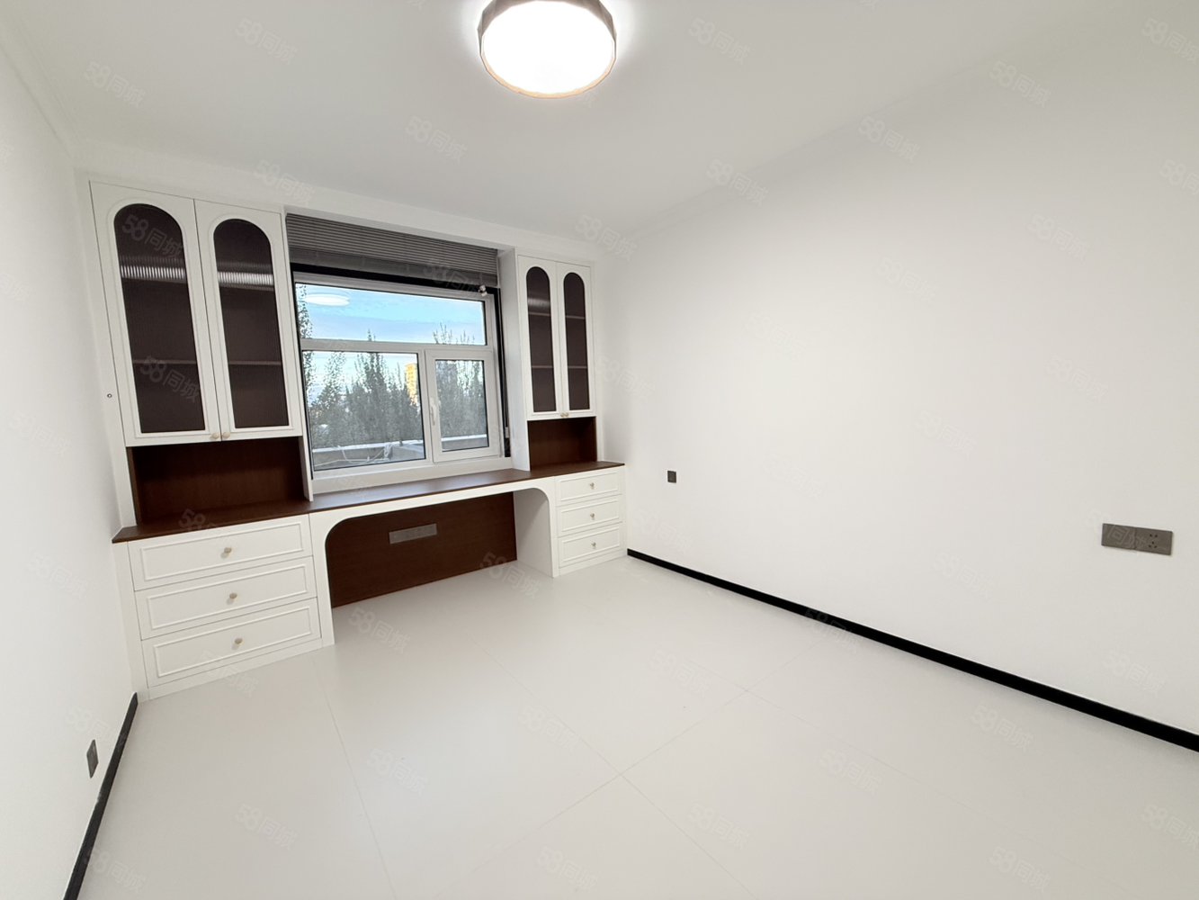 文豪世家3室2厅2卫166㎡南北108万