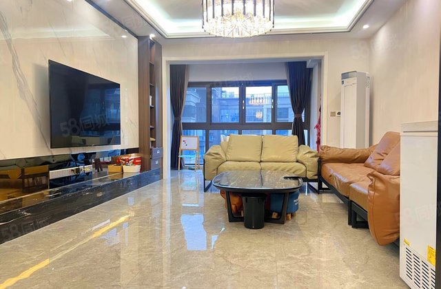 中洲中央公园蓝湖郡4室2厅132.57㎡178万二手房图片