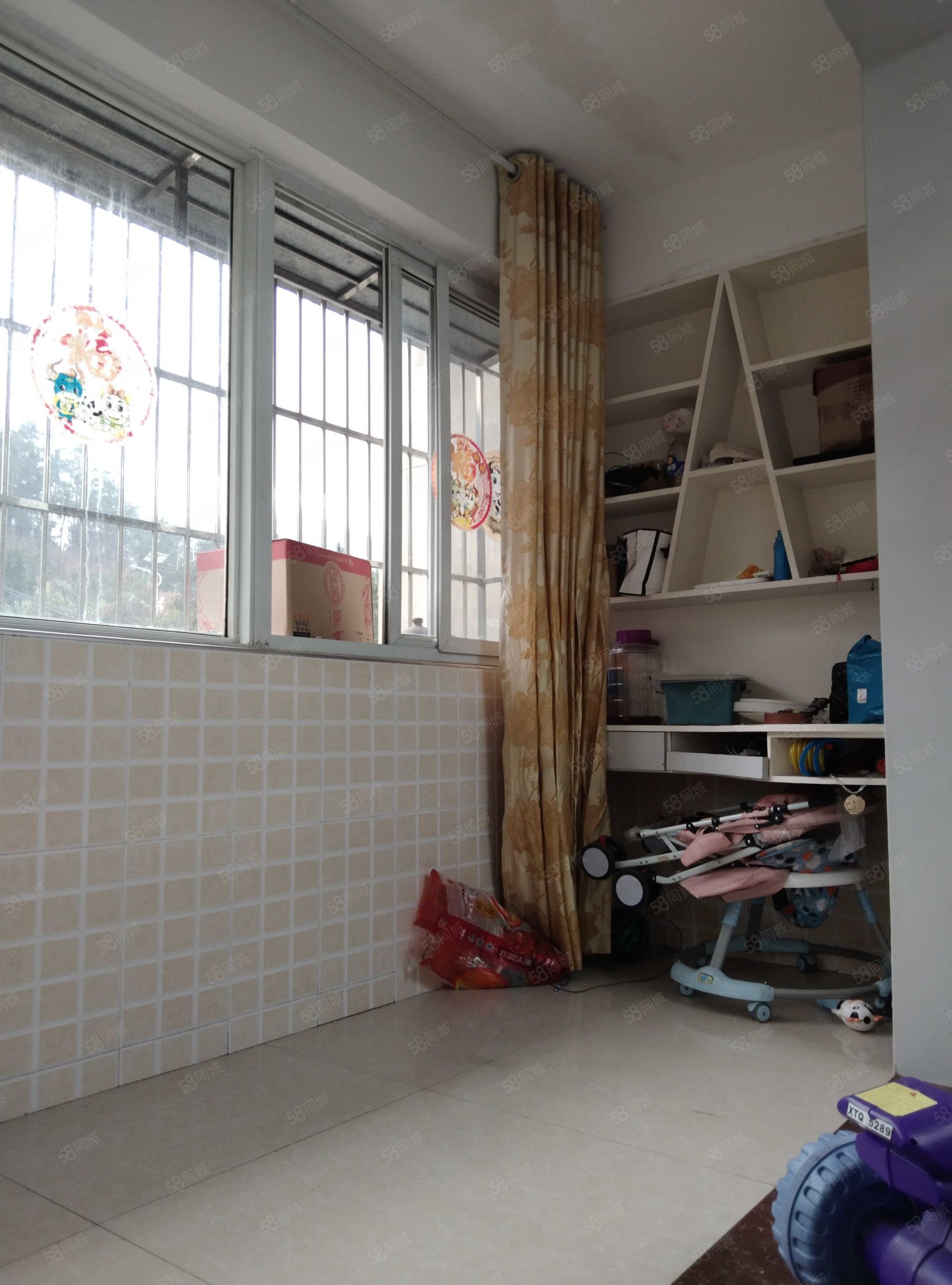 白浪南山小区3室2厅1卫125㎡西18万