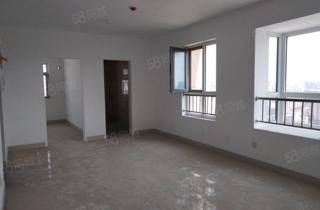 文轩范围，纯新房没住过，边户。新证。9.2.万。有储无车位，