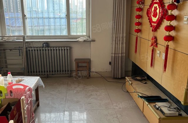 开发区实验  旁，设计院公寓低楼层，附近东昌中学，脑科医院