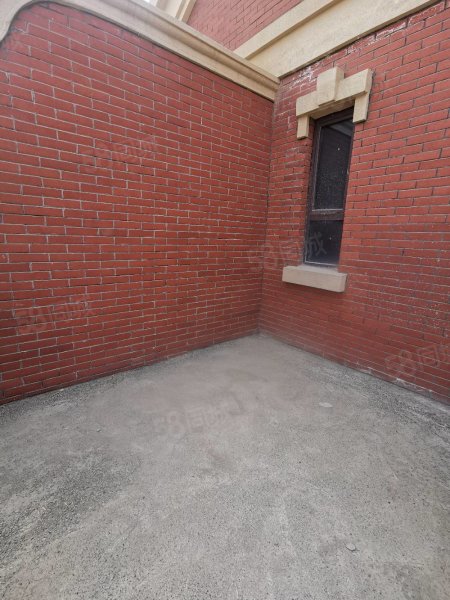红墅小院里5室2厅2卫203㎡南北81万