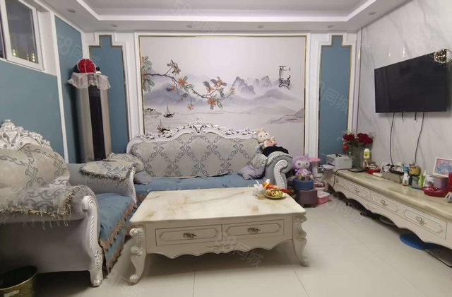 老文轩  房，三室精装，多层中间好楼层南北通透全明户型！