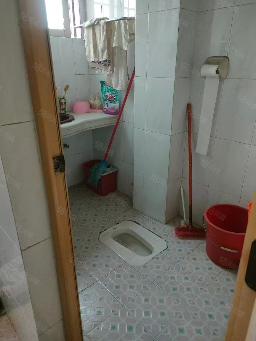 西荣路小区3室2厅1卫91㎡东南38万