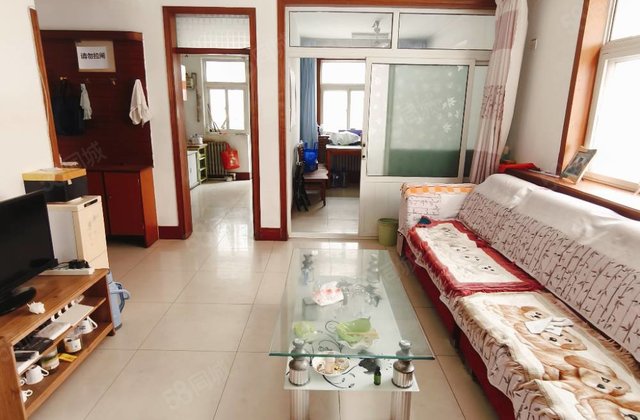 市中心，六中，大润发，新世纪花园一楼，豆营，停车方便