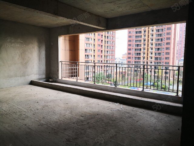 置信仁湖花园八期4室2厅2卫153㎡南30万