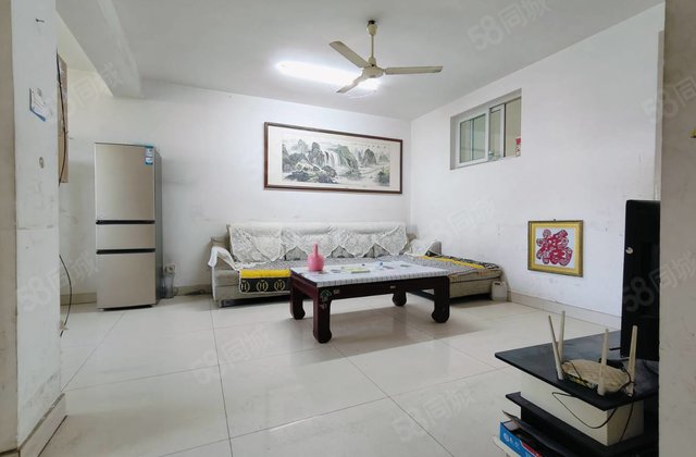 五萬全办完 中间楼层东户 房子不孬 地暖房单价低 伟业中华苑