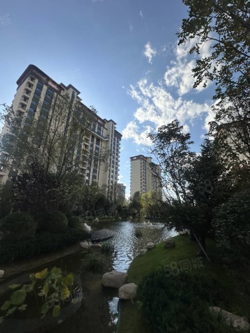 玉圭园3室2厅3卫135㎡南北67.6万