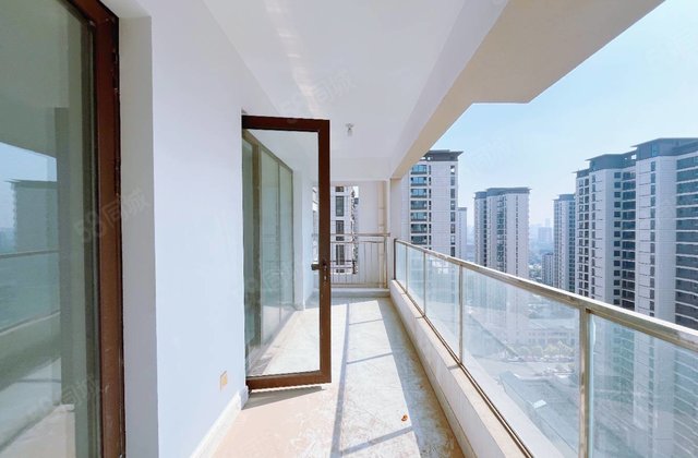 房东急售 万达南 送车位 储藏室 诚心出 采光好的 保证真实