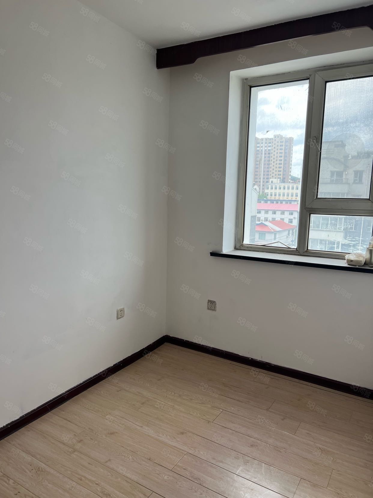 励学佳园2室1厅1卫42.14㎡南8.5万