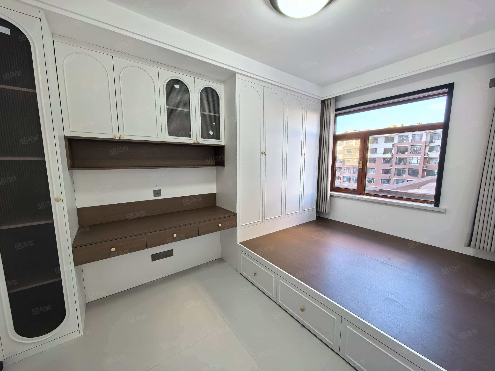 世纪嘉园3室2厅2卫142㎡南北89万