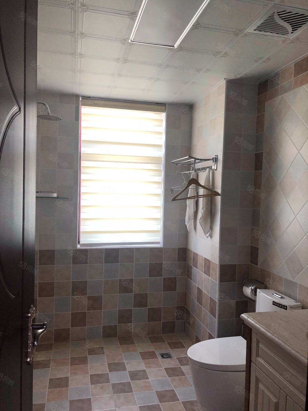 世外桃苑(三期)7室2廳3衛(wèi)366㎡南北400萬