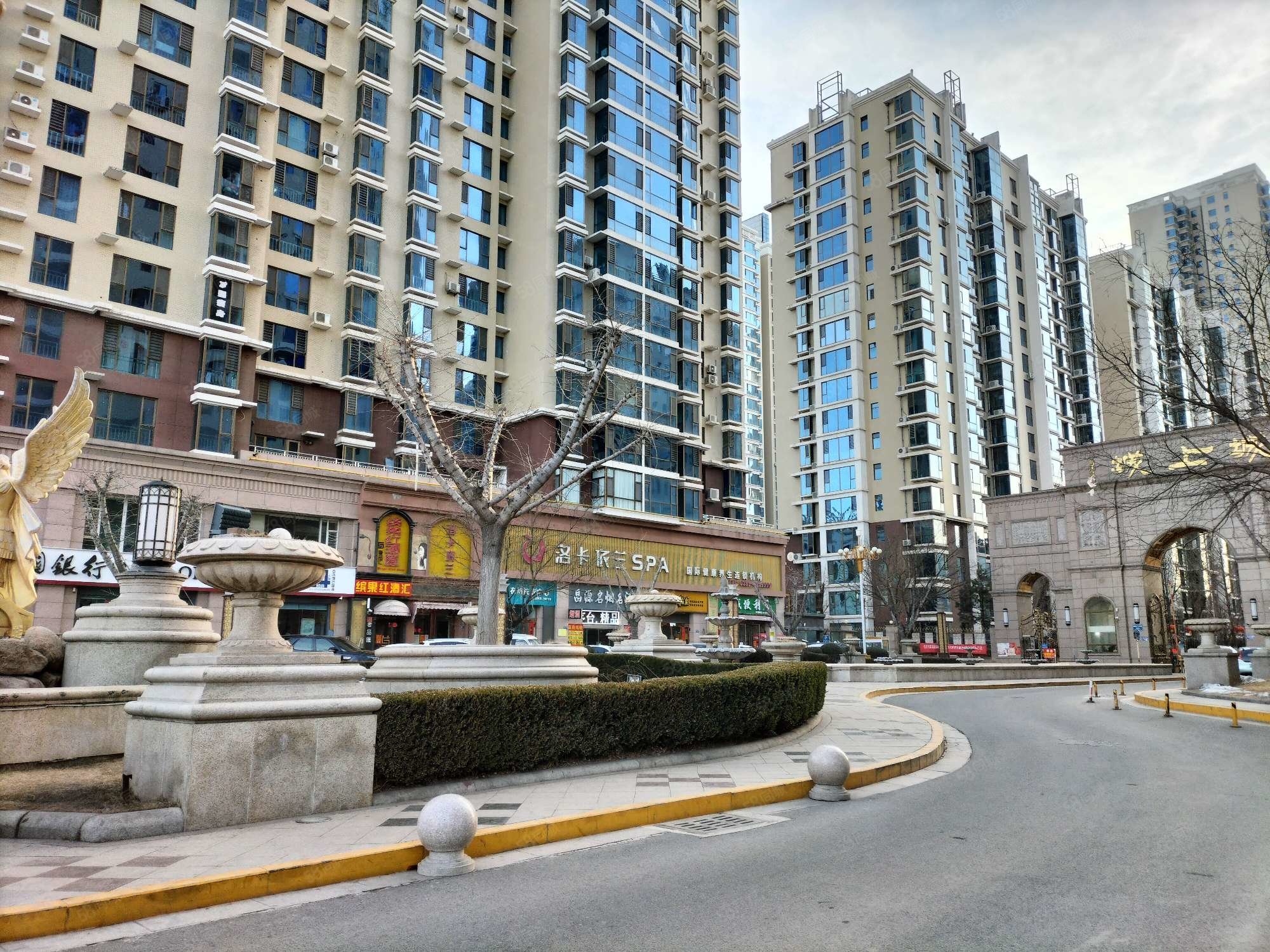 滨河城上城3室2厅2卫160㎡南北148万