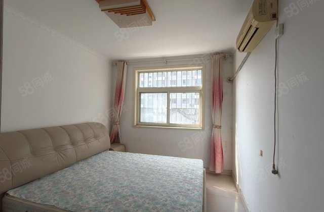 月亮湾回迁，三室一厅