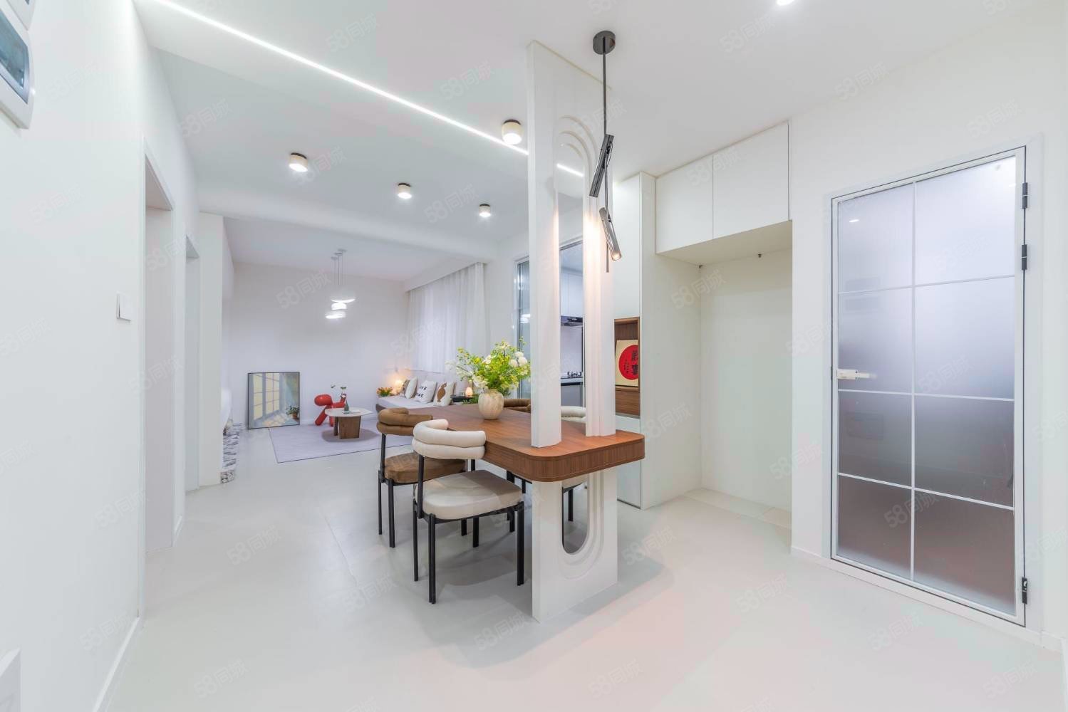 西龙须巷6号院3室2厅1卫81.61㎡南北205万