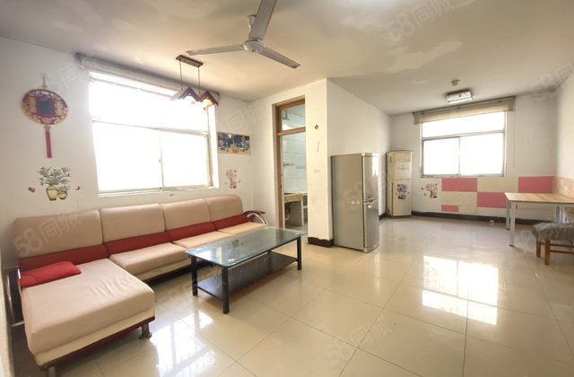 欧景丽都对面 亚大怡景小区 三室边户带多层三楼 随时看房