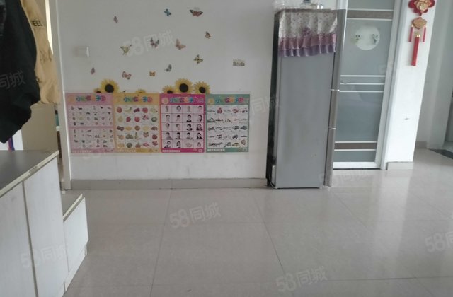 翡翠城电梯房 南向采光好 小三居 密度低 双卫格局！送地下室