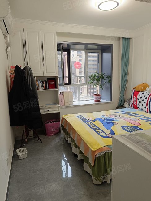 阳光一品135万精装修四室两厅两卫带车位储藏室