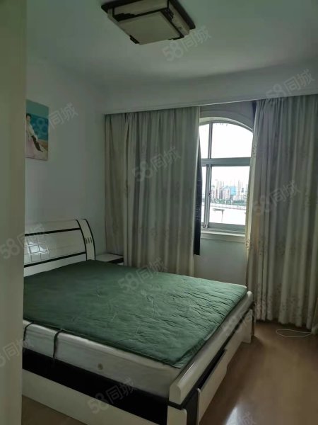 联谊怡沁园3室2厅2卫138㎡东65万