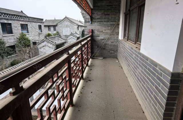 简单装修 东昌御府 南北通透 300平 房东急置换 诚意卖房