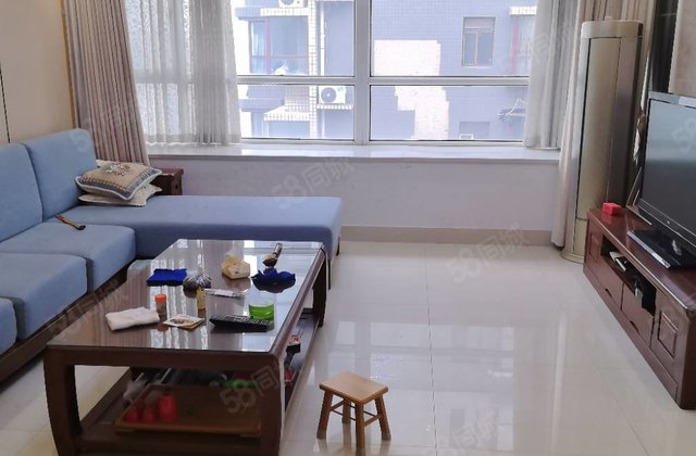 月亮湾D区 精装四室 带车位储藏室 湖边 河边 颐馨园二期