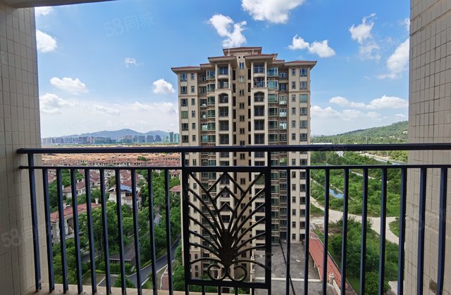 锦绣海湾城七期 实用一房一厅53平60万 中高楼层