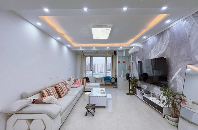 新一中精装三室南北通透，  培文对过。