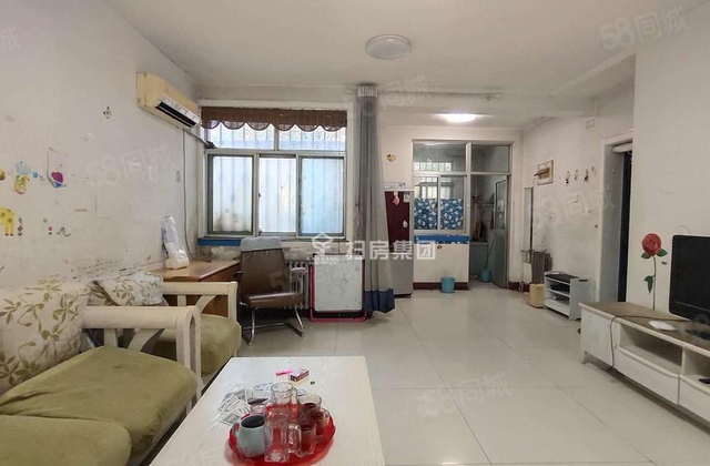 文轩本部，新时代南区，二楼，两室，可隔三室，南北通透，