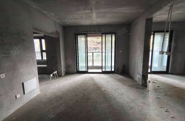 吾悦和府沁园4室2厅129.94㎡99.9万二手房图片