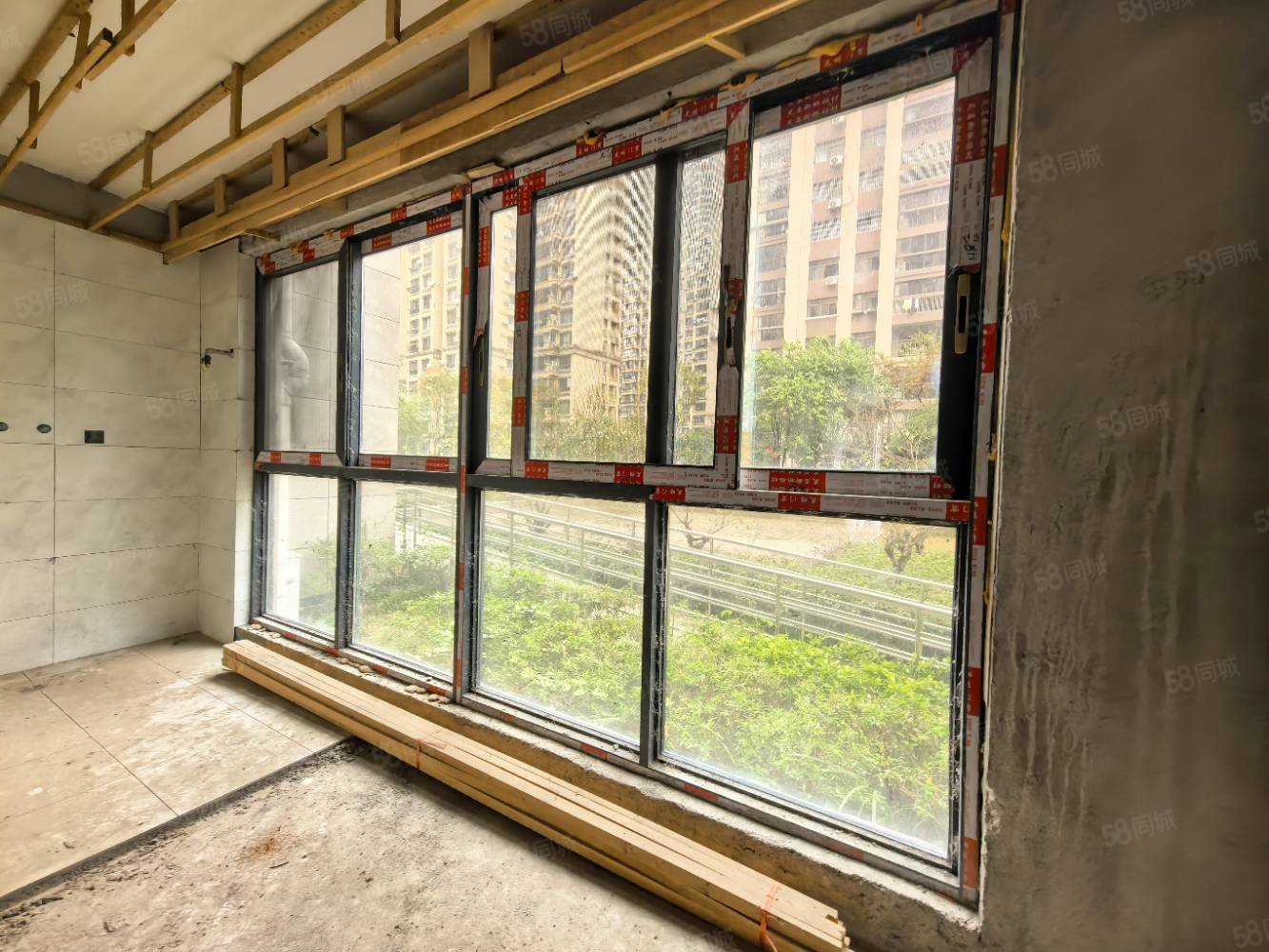 北湖湾8室2厅5卫215㎡南北200万