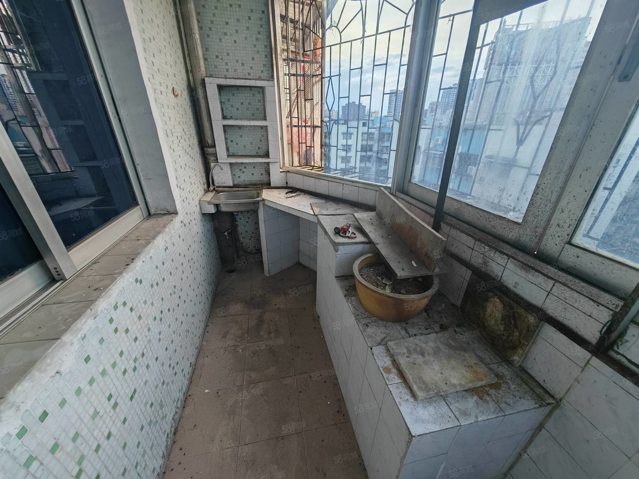 向阳小区2室1厅1卫31㎡南7.8万