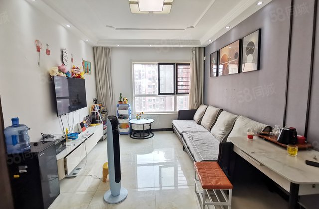 精装婚房拎包入住，送车位免大税，大两居南北通透，水岸花语