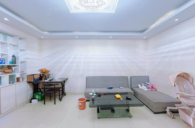 房东诚心出售 嘉明 香格里好楼层电梯房 带储藏室