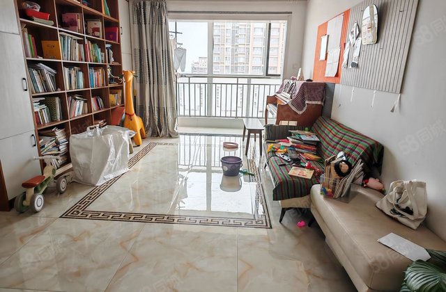 3室2厅 新东方龙湾在水一方 朝南 电梯房 采光好 周边商圈