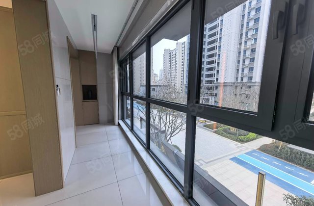 时代水晶城3室2厅137㎡82万二手房图片