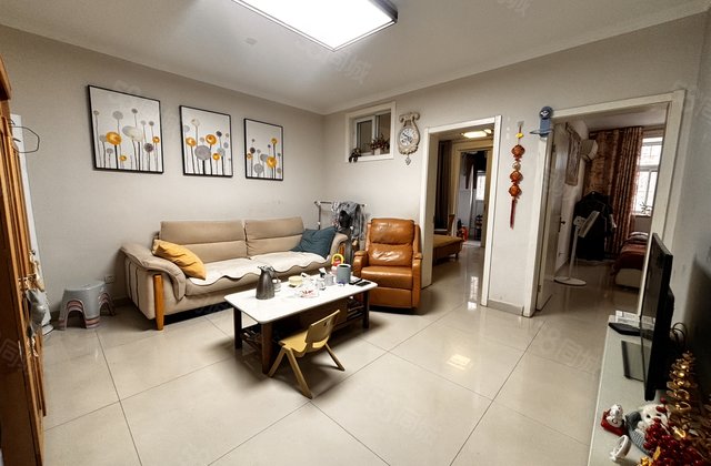 急售 一楼带院 三室两厅 精装拎包入住 免大税 随时看房