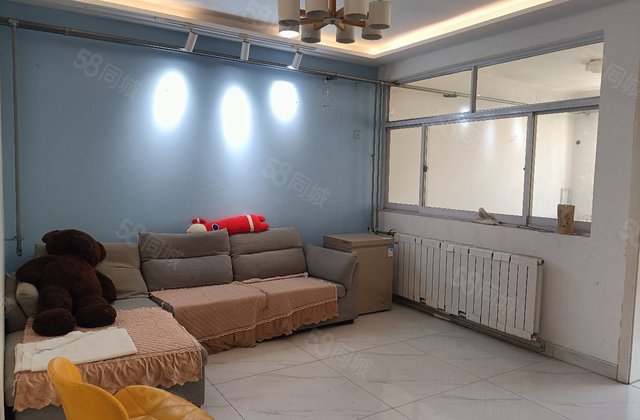 七中，怡景亿沣生活广场附近，三室免大税