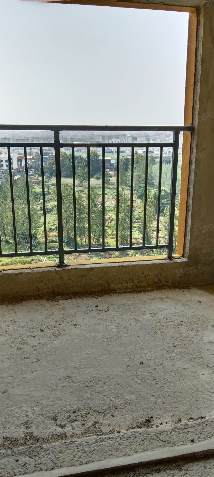 翰林珑城3室2厅2卫122㎡南北65万