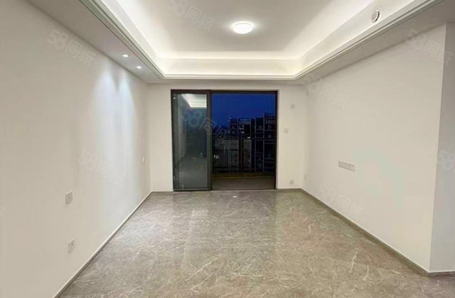 越秀臻荣府3室2厅98㎡180万二手房图片