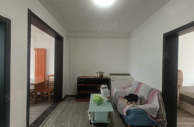 三中紧邻，精装两室自住陪 不二选择，停车方便，随时看房